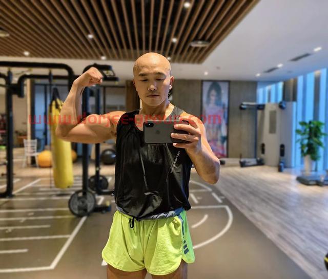 播求悬了！武僧一龙为复出战恶补西洋参，自信KO泰拳王
