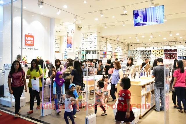 这家中国“杂货店”，凭什么在海外80国开1700家门店？